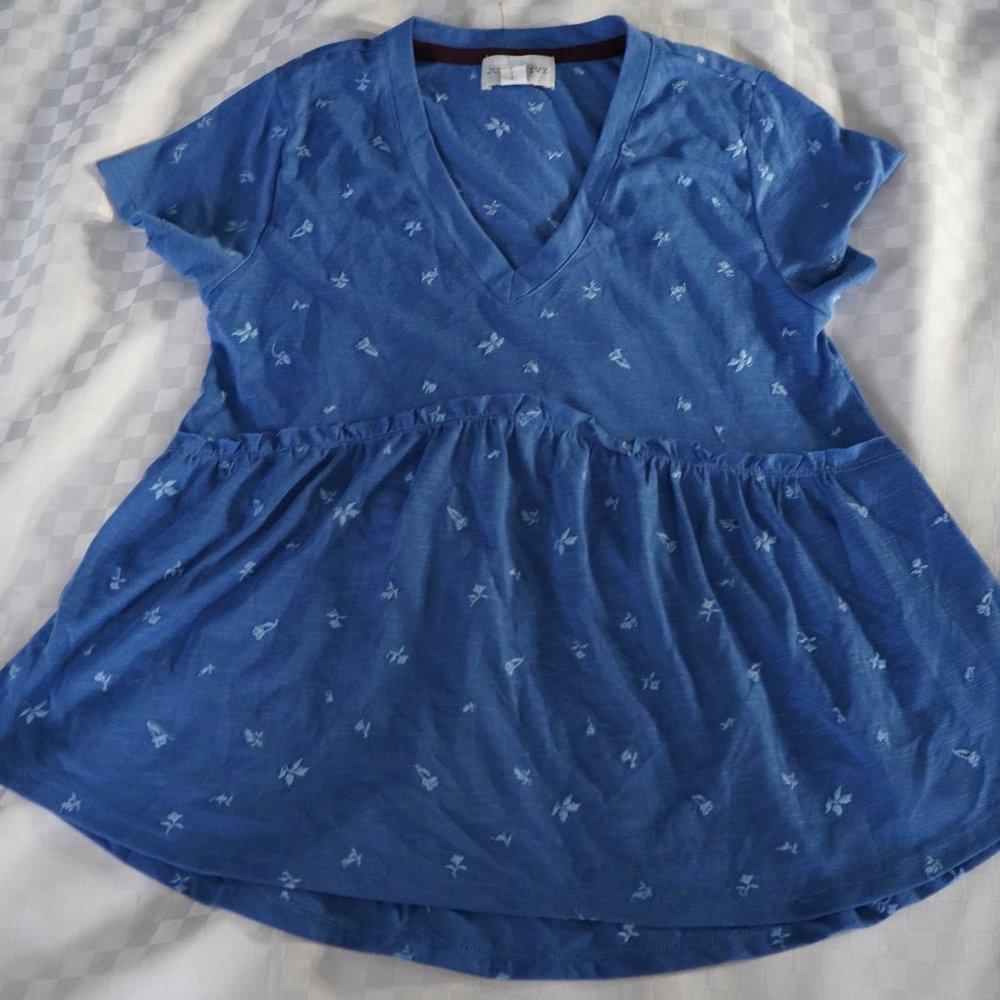 Short Sleeve Embroydery V-Neck Blue Pastel